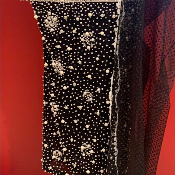 Stunning Pakistani formal wear with pearlwork - Picture 3 of 6